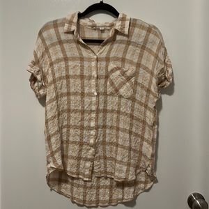 Jane + Delancy Guazy Button-up SS Shirt - Size M - in good condition
